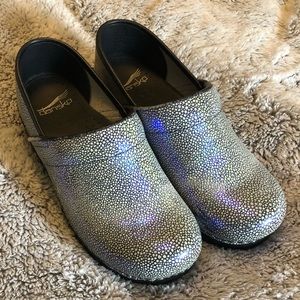 Dansko Silver metallic 1